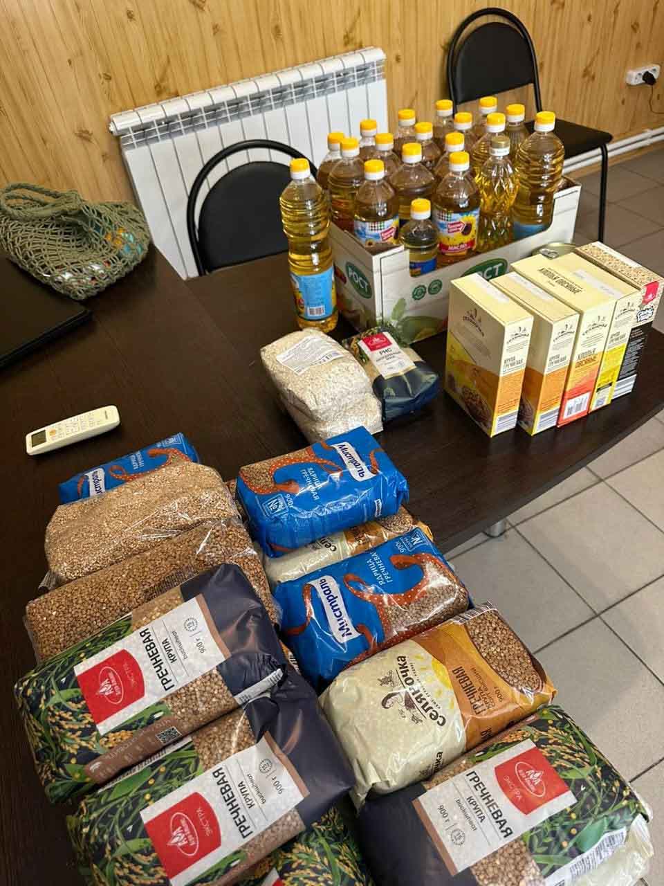 продукты для раздачи нуждающимся